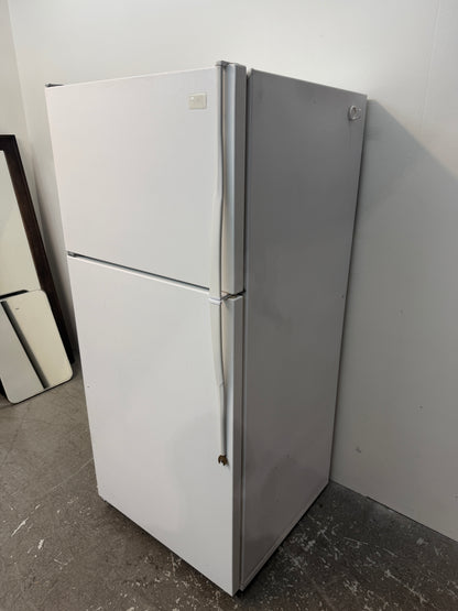 Whirlpool White Top-Freezer Refrigerator #2625