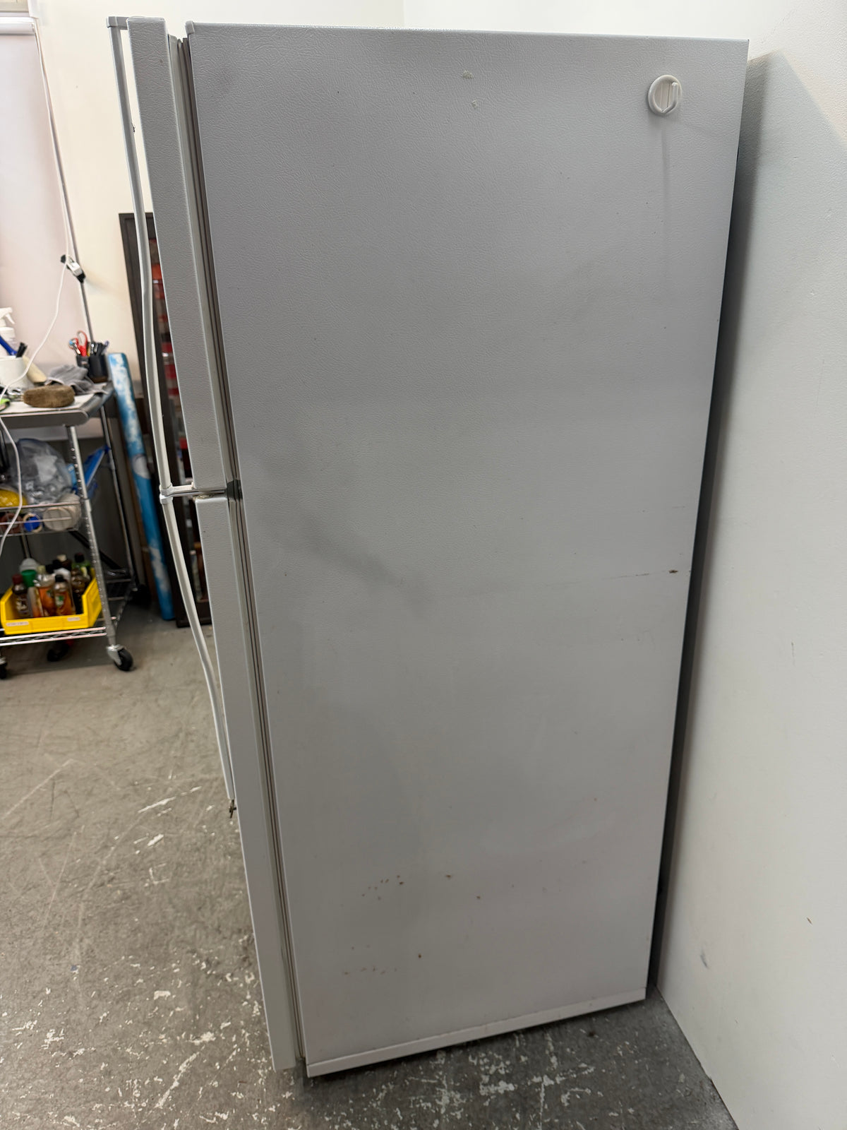 Whirlpool White Top-Freezer Refrigerator #2625