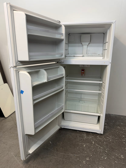 Whirlpool White Top-Freezer Refrigerator #2625