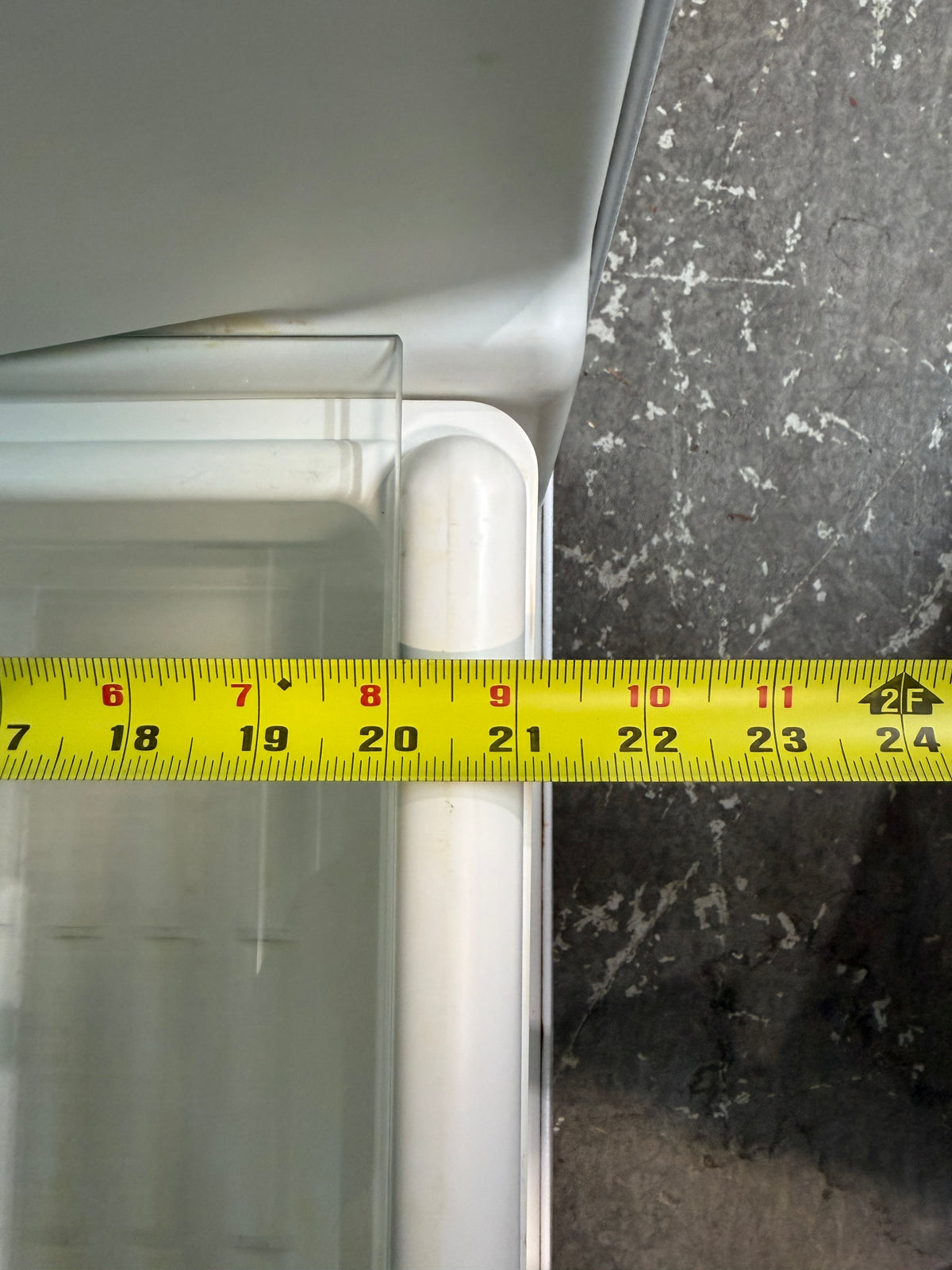 Whirlpool White Top-Freezer Refrigerator #2625