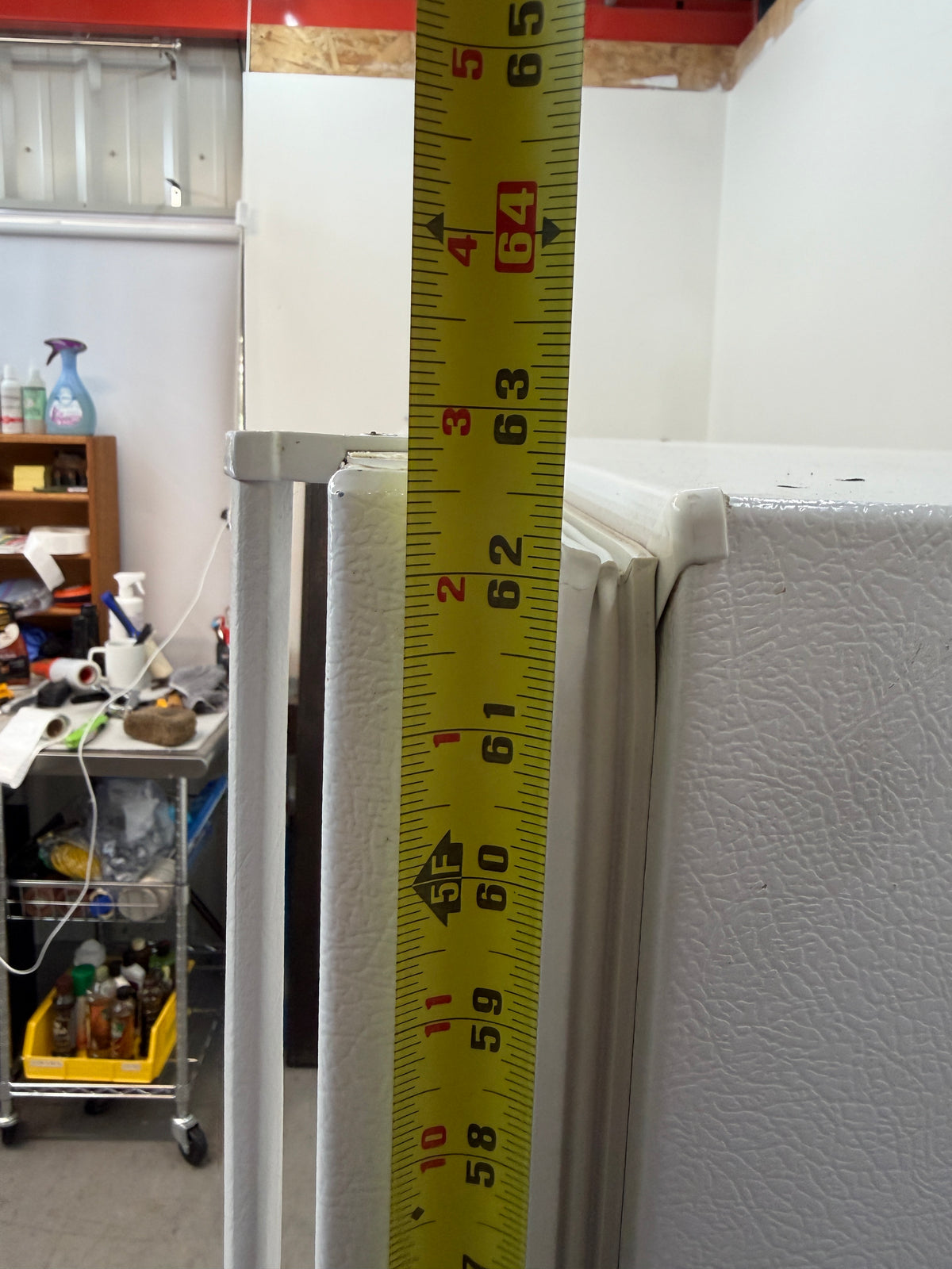 Whirlpool White Top-Freezer Refrigerator #2625