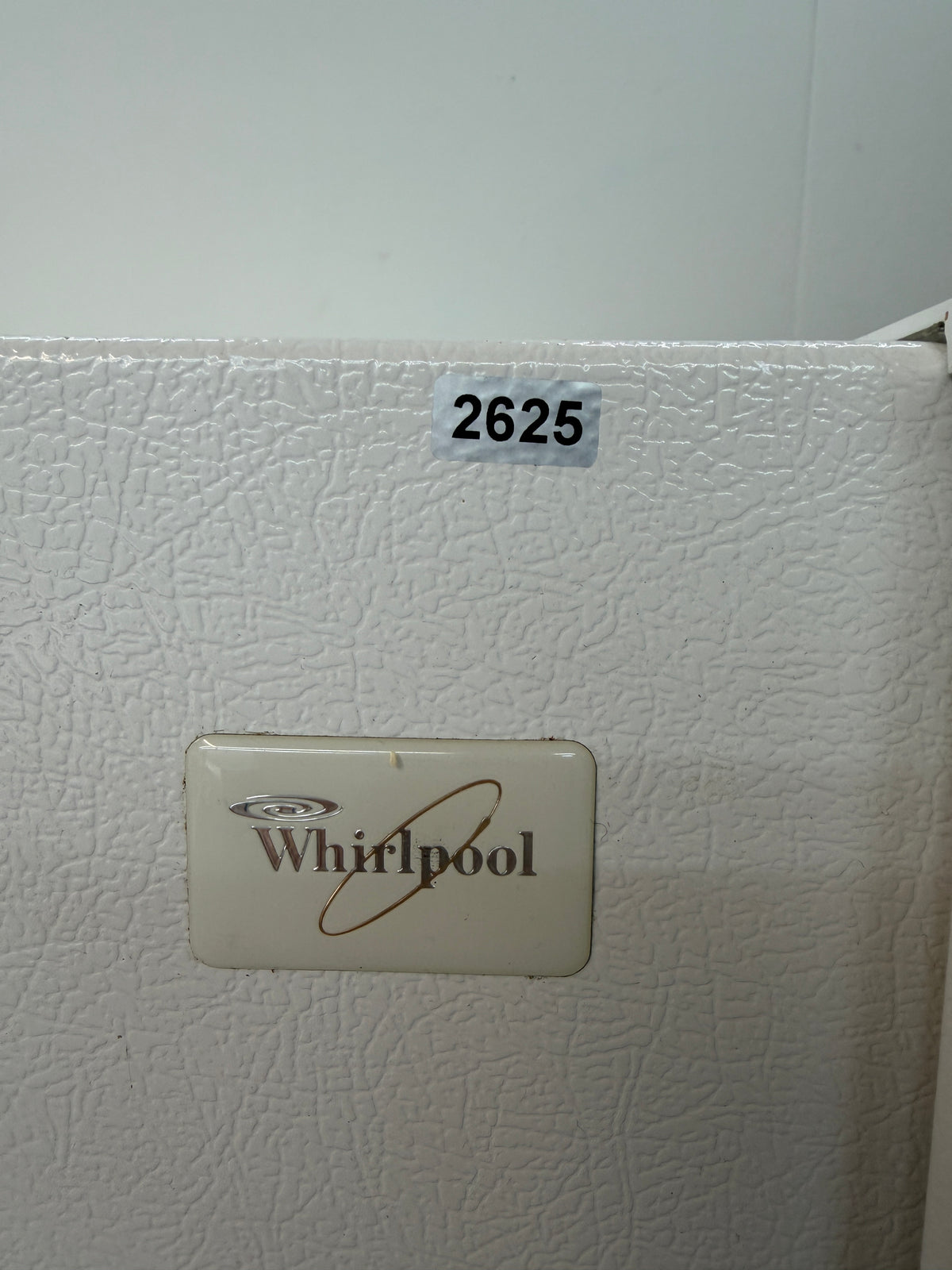 Whirlpool White Top-Freezer Refrigerator #2625
