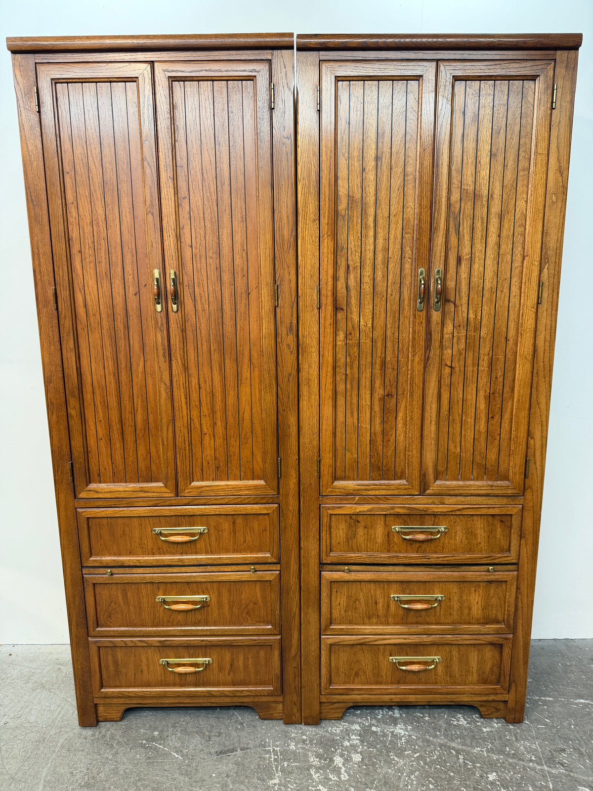 Pair of Thomasville Oak Wardrobe Towers with Drawers and Shelves #2648