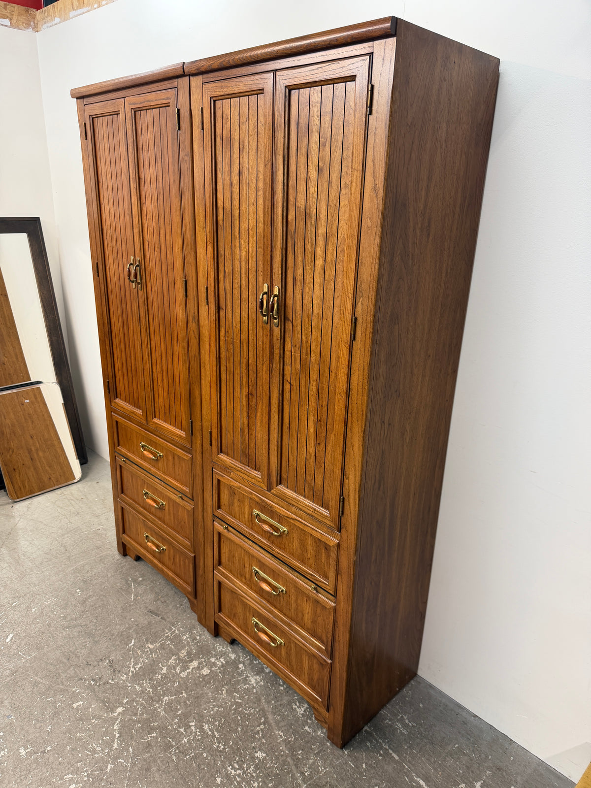 Pair of Thomasville Oak Wardrobe Towers with Drawers and Shelves #2648