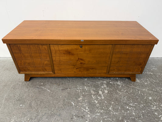 Lane Mid-Century Walnut Cedar Chest with Tray #2650