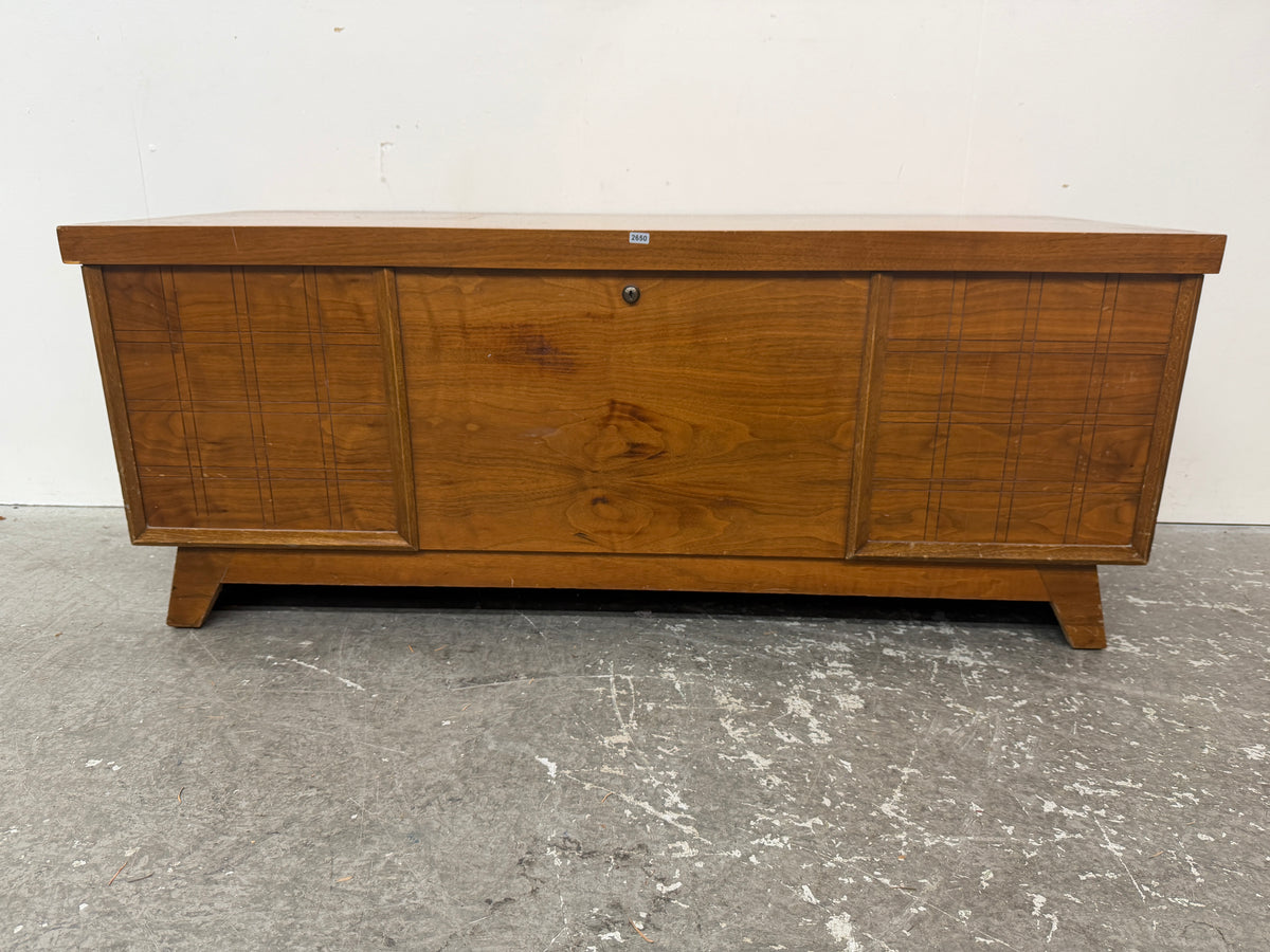 Lane Mid-Century Walnut Cedar Chest with Tray #2650
