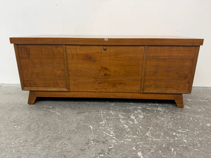 Lane Mid-Century Walnut Cedar Chest with Tray #2650