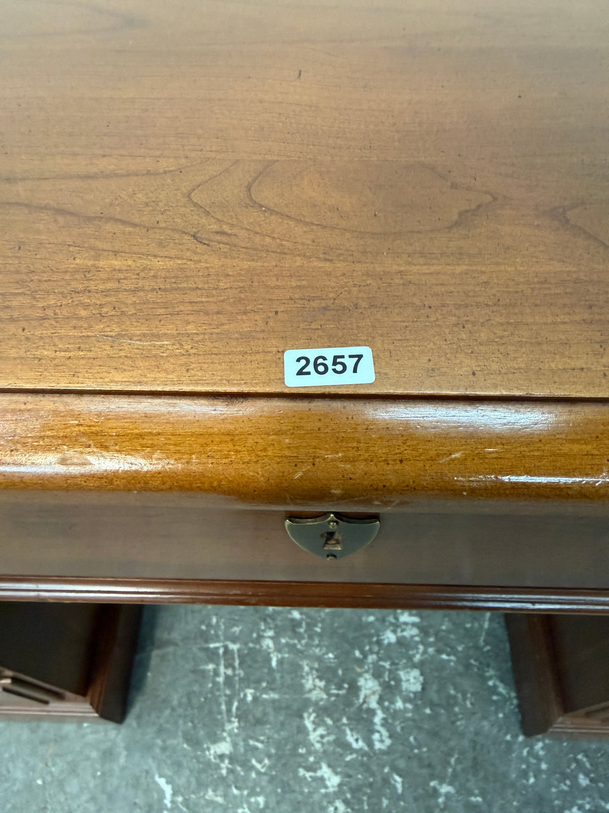 Monitor Furniture Cherry Kneehole Desk with Nine Drawers #2657