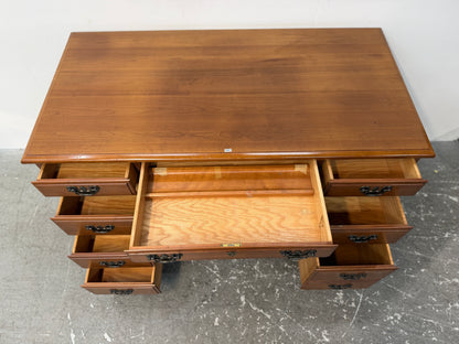 Monitor Furniture Cherry Kneehole Desk with Nine Drawers #2657