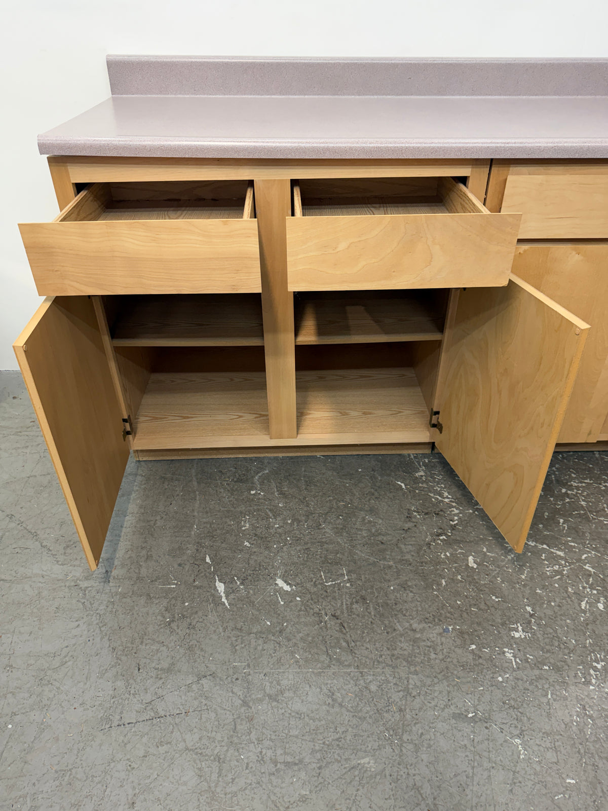Western Cabinet Birch Base Cabinets with Laminate Countertop #2680